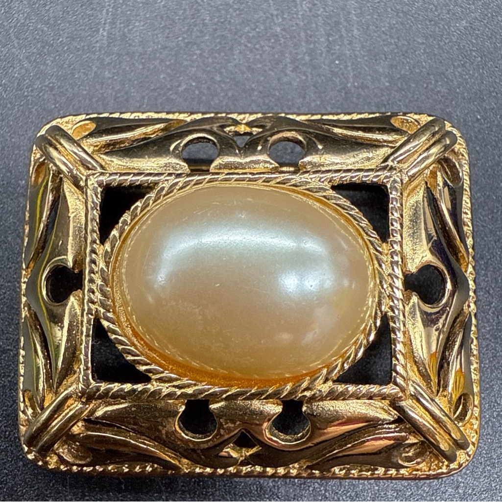 Vintage Signed Richelieu Gold Tone Faux Pearl Abstract Brooch Pin Statement 22$